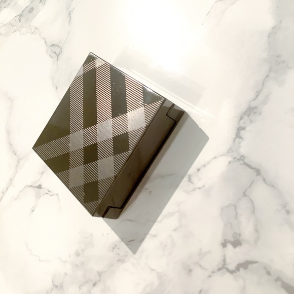 Burberry Eye Colour Wet & Dry Silk Shadow - Picture 2 of 7